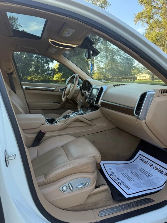 2012 Porsche 958 Cayenne S - Image 12 of 17