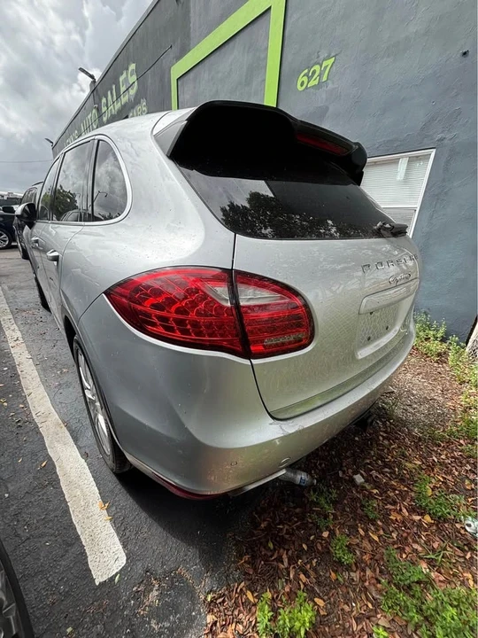 2012 Porsche 958 Cayenne S - Image 7 of 9