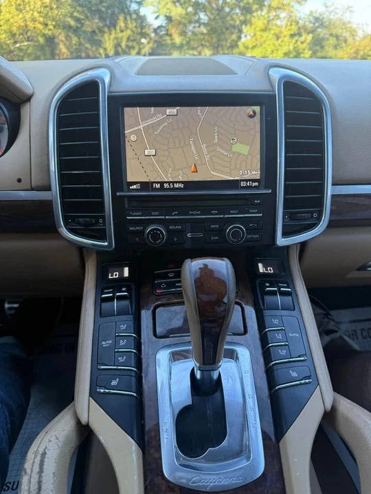 2012 Porsche 958 Cayenne S - Image 16 of 17