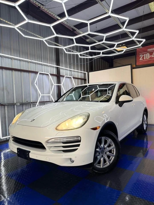 2012 Porsche 958 Cayenne S - Image 3 of 11