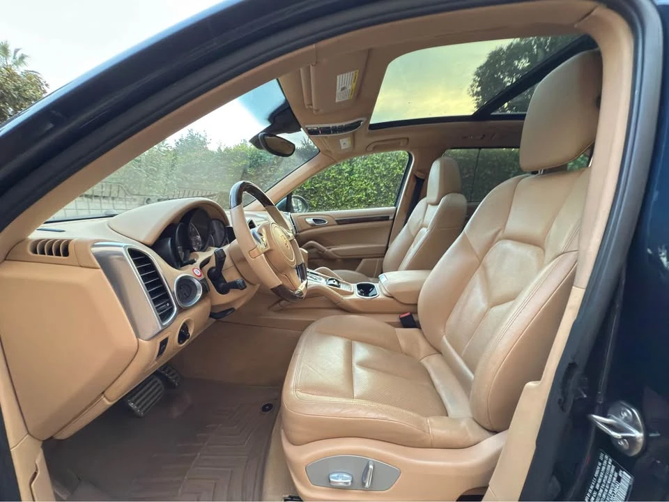 2012 Porsche 958 Cayenne S - Image 8 of 17