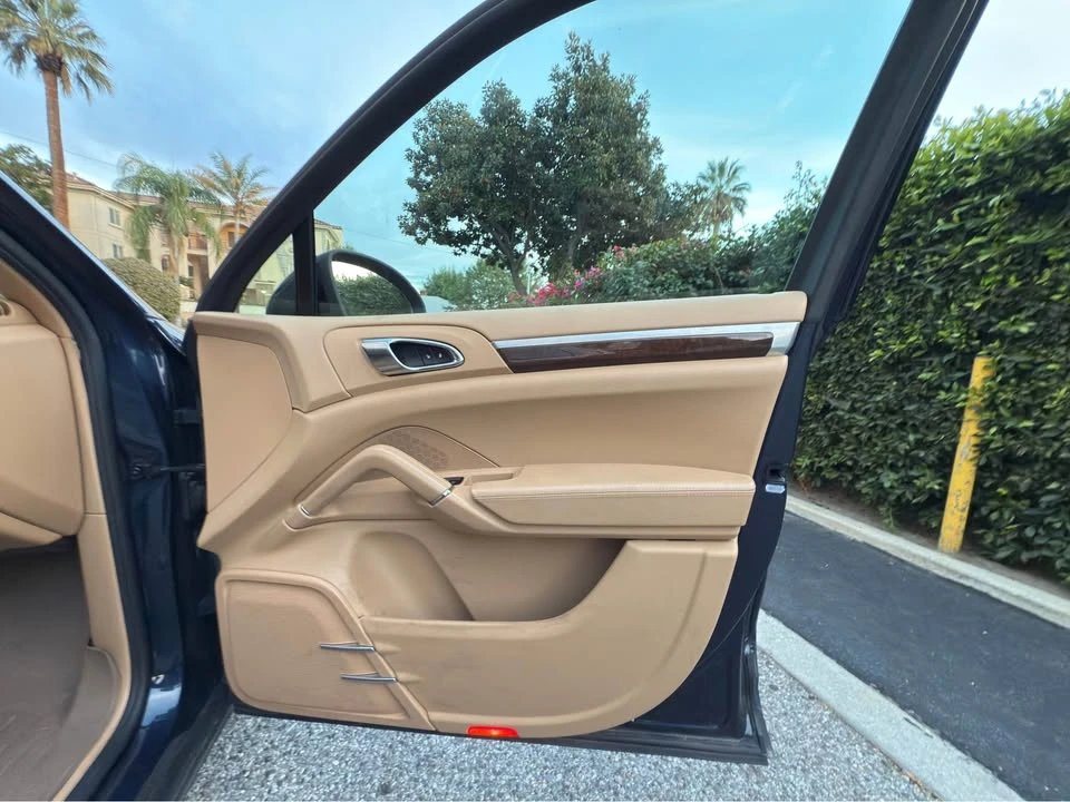 2012 Porsche 958 Cayenne S - Image 16 of 17