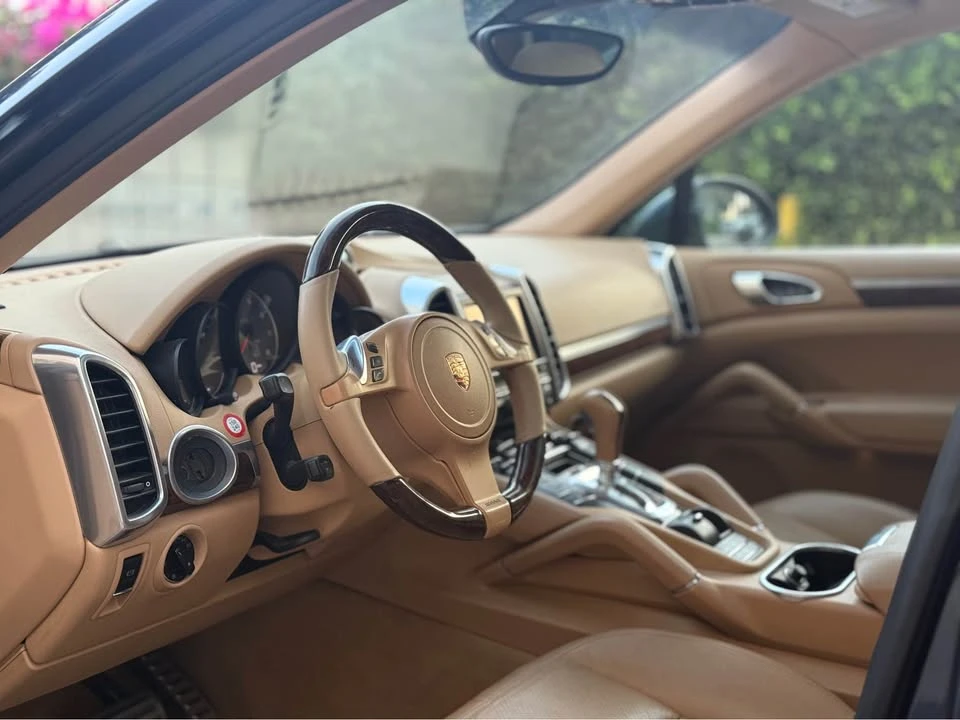 2012 Porsche 958 Cayenne S - Image 7 of 17