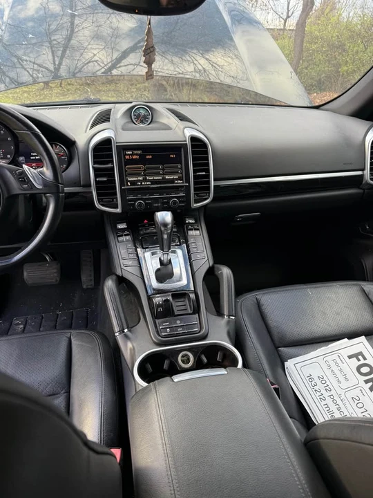 2012 Porsche 958 Cayenne S - Image 11 of 17