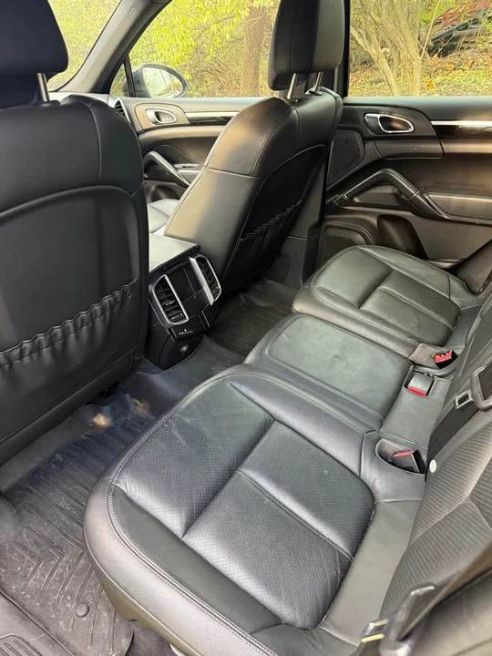 2012 Porsche 958 Cayenne S - Image 10 of 17