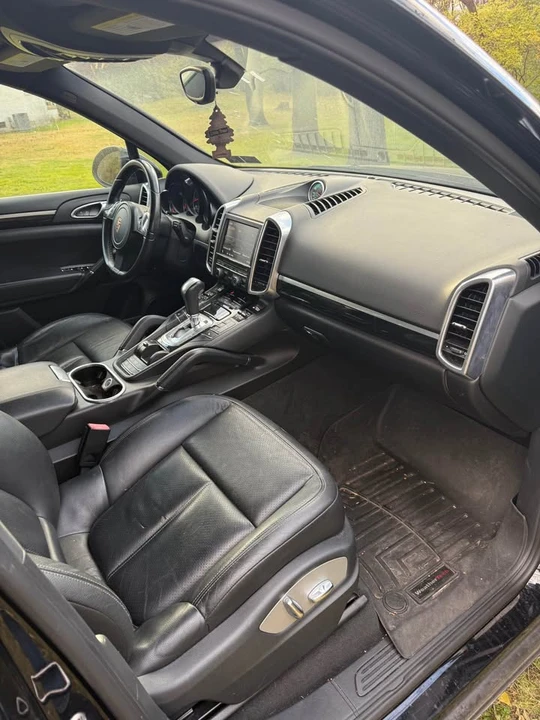2012 Porsche 958 Cayenne S - Image 15 of 17