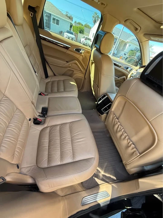 2012 Porsche 958 Cayenne S - Image 9 of 12