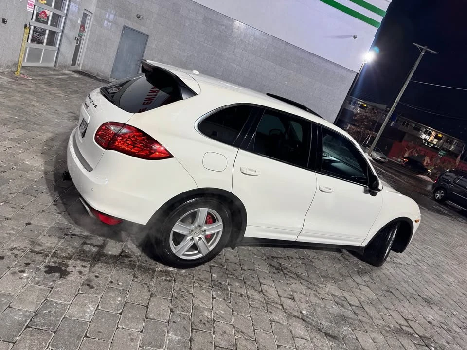 2012 Porsche 958 Cayenne S - Image 6 of 9