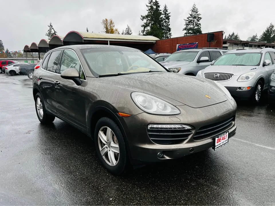 2012 Porsche 958 Cayenne S - Image 2 of 11