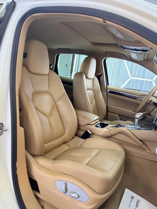 2012 Porsche 958 Cayenne S - Image 4 of 9