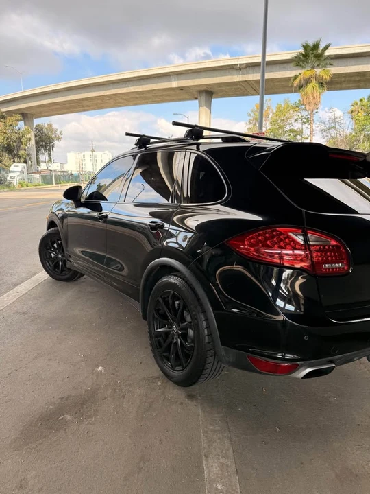 2012 Porsche 958 Cayenne S - Image 4 of 9