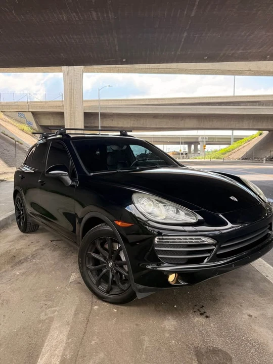 2012 Porsche 958 Cayenne S - Image 2 of 9