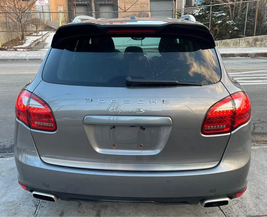 2012 Porsche 958 Cayenne S - Image 5 of 10