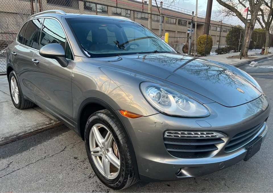 2012 Porsche 958 Cayenne S - Image 3 of 10