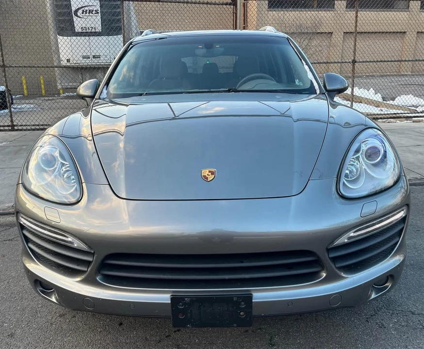 2012 Porsche 958 Cayenne S - Image 2 of 10