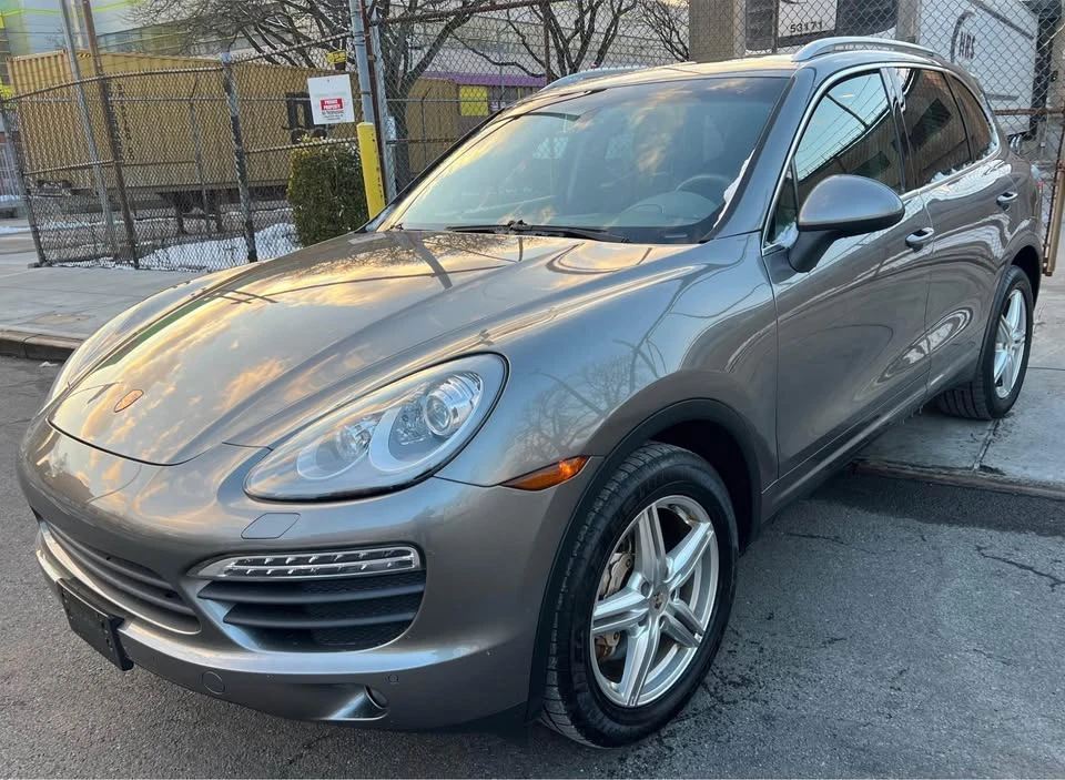 2012 Porsche 958 Cayenne S - Image 3 of 10