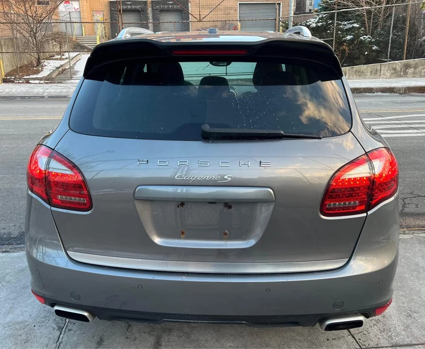 2012 Porsche 958 Cayenne S - Image 5 of 10