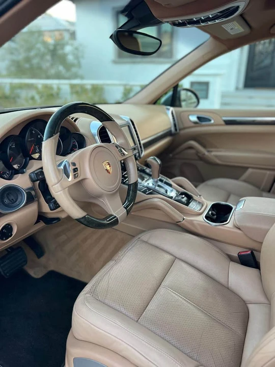 2012 Porsche 958 Cayenne S - Image 8 of 10