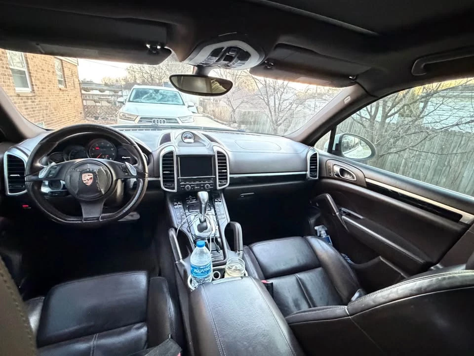 2012 Porsche 958 Cayenne S - Image 7 of 10