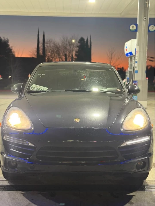 2012 Porsche 958 Cayenne S - Image 4 of 8
