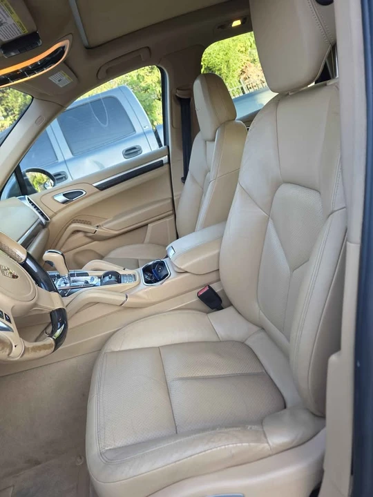 2012 Porsche 958 Cayenne S - Image 10 of 15