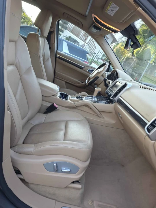2012 Porsche 958 Cayenne S - Image 8 of 15