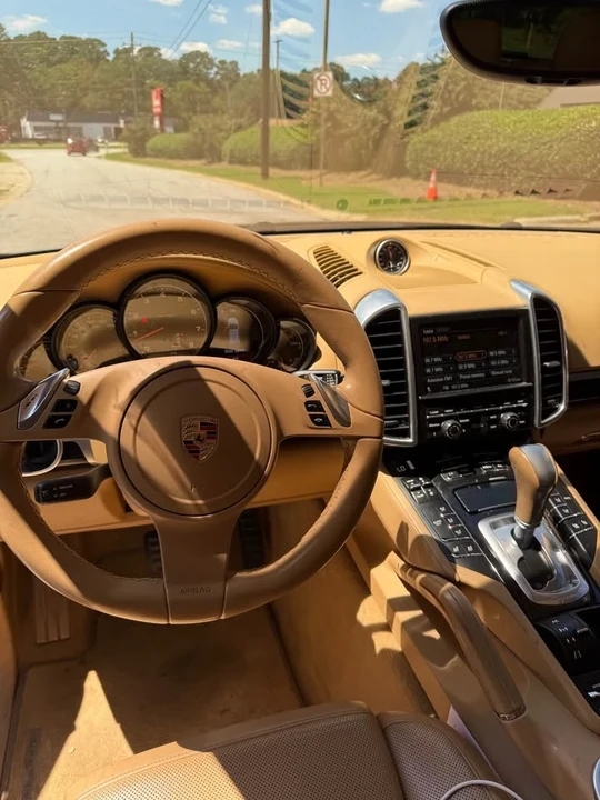 2012 Porsche 958 Cayenne - Image 10 of 14