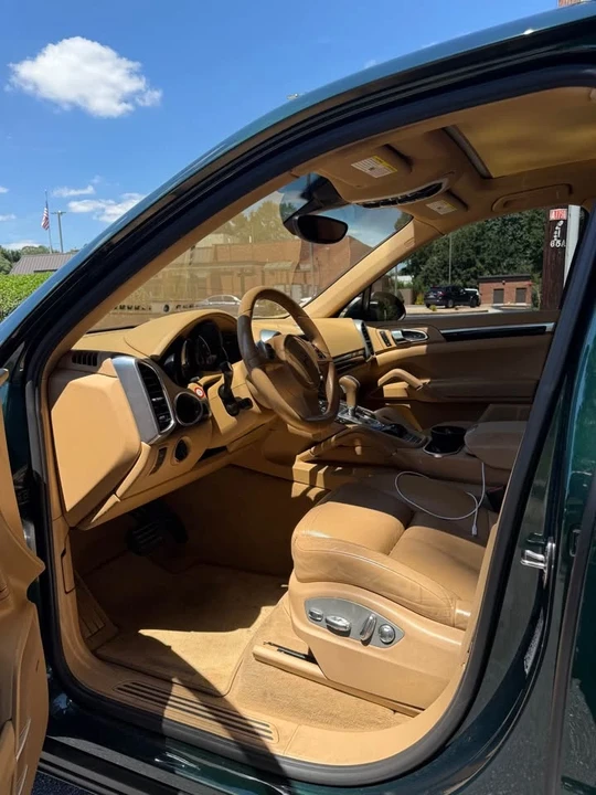 2012 Porsche 958 Cayenne - Image 11 of 14