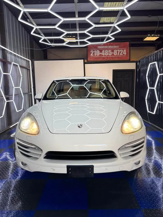 2012 Porsche 958 Cayenne - Image 2 of 11
