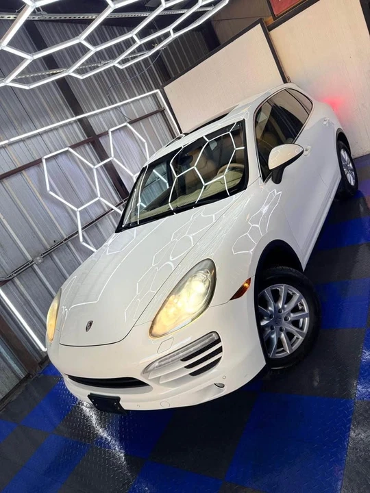 2012 Porsche 958 Cayenne - Image 2 of 10
