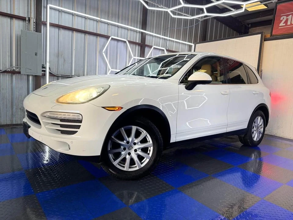 2012 Porsche 958 Cayenne - Image 2 of 12