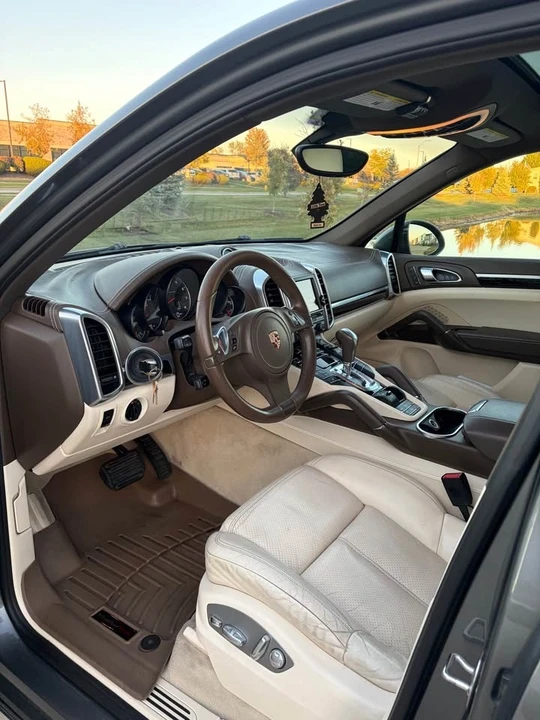2012 Porsche 958 Cayenne - Image 10 of 12