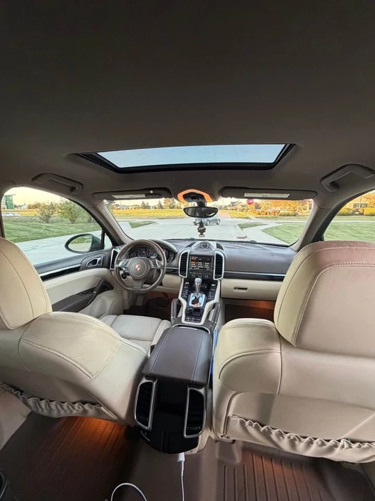 2012 Porsche 958 Cayenne - Image 8 of 12