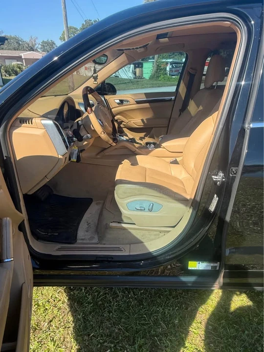 2012 Porsche 958 Cayenne - Image 2 of 11