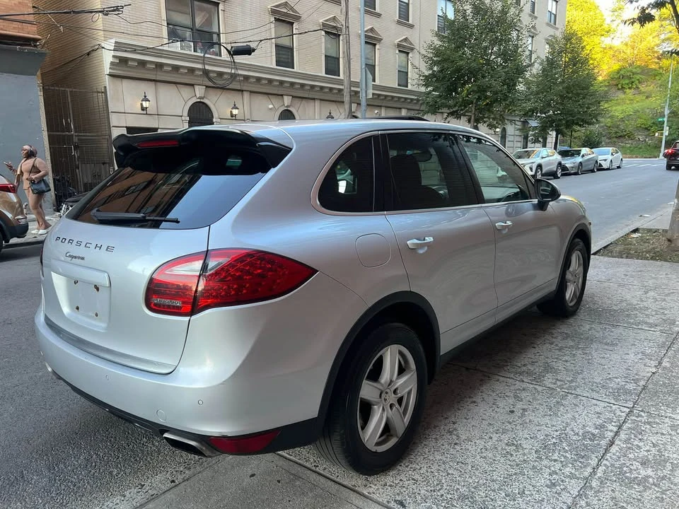 2012 Porsche 958 Cayenne - Image 3 of 8