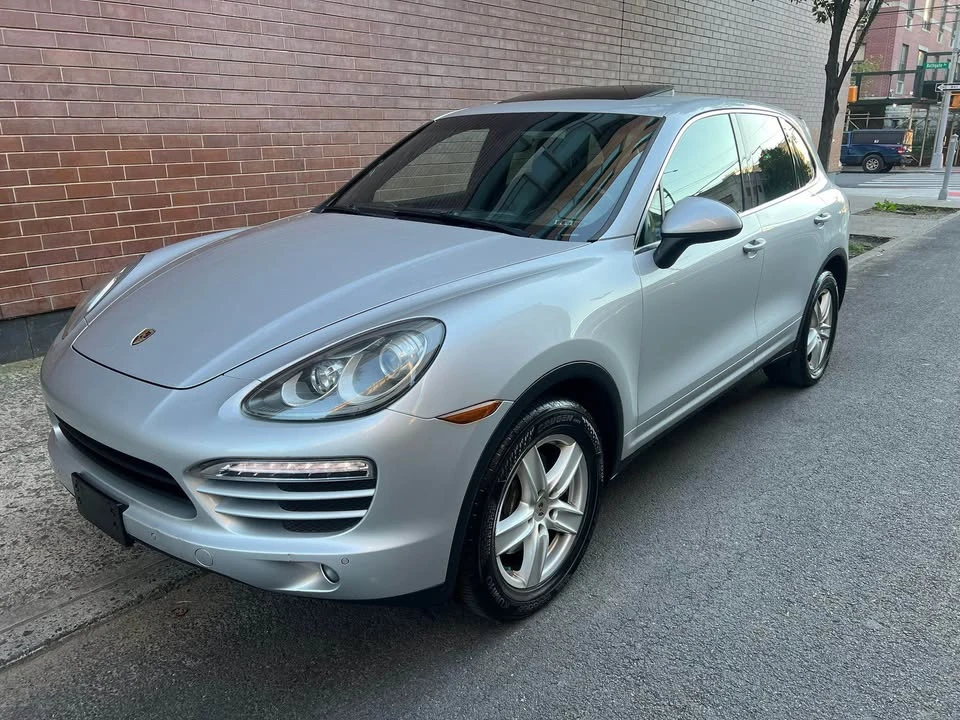 2012 Porsche 958 Cayenne - Image 2 of 8
