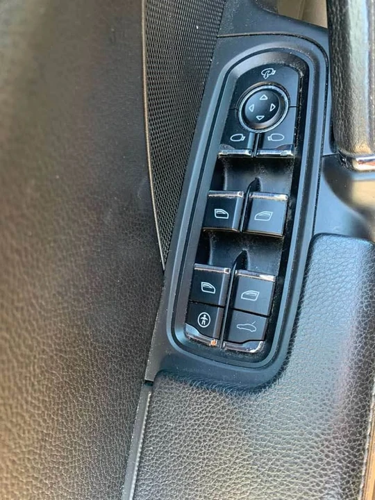 2012 Porsche 958 Cayenne - Image 10 of 15