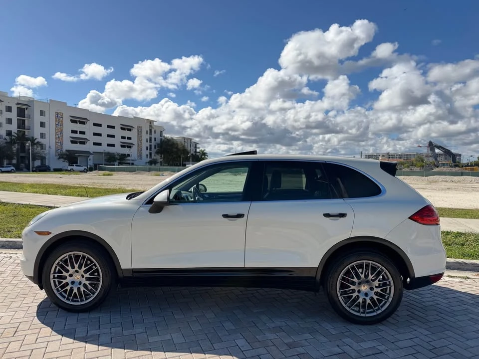 2012 Porsche 958 Cayenne - Image 15 of 17