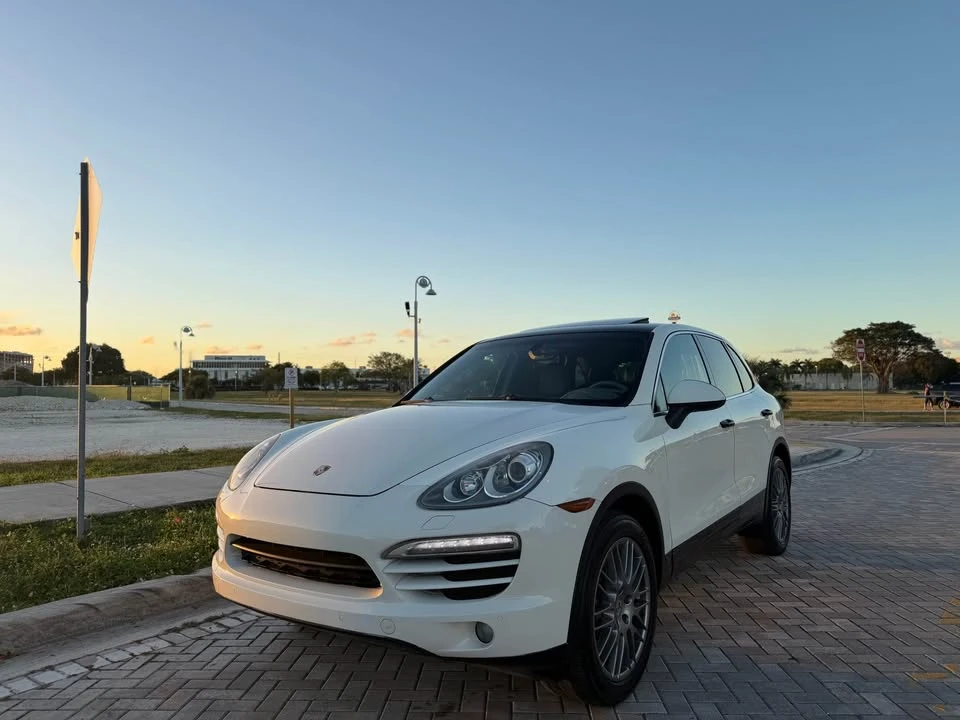 2012 Porsche 958 Cayenne - Image 4 of 17