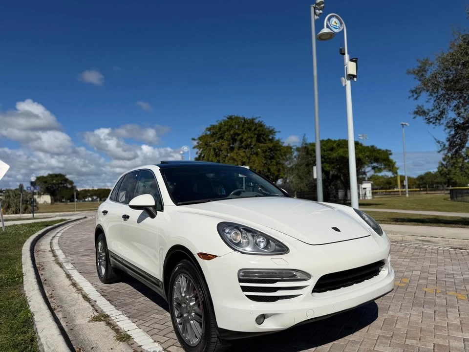 2012 Porsche 958 Cayenne - Image 5 of 17