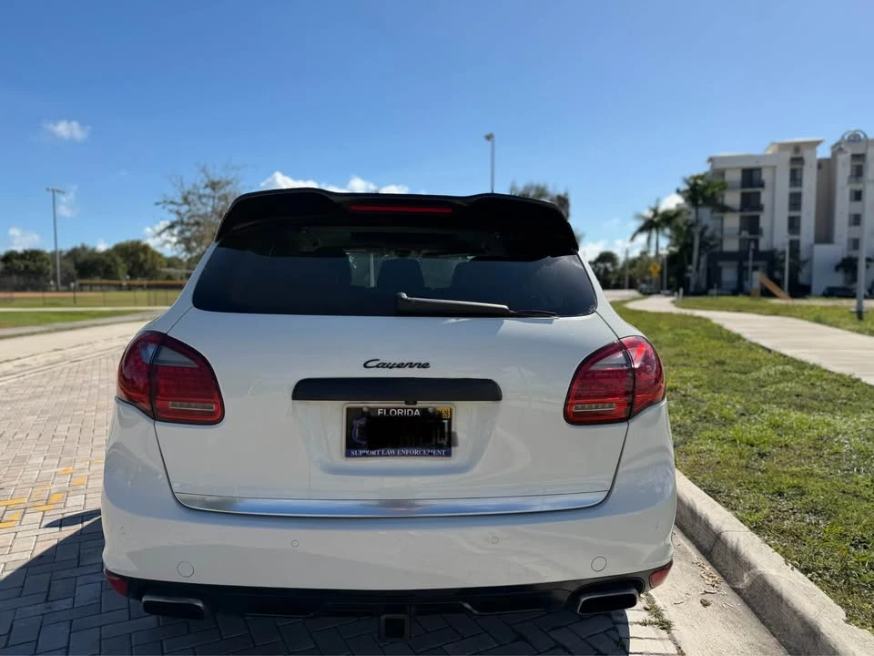 2012 Porsche 958 Cayenne - Image 8 of 17
