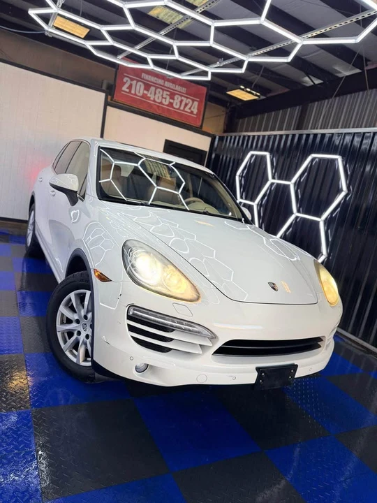 2012 Porsche 958 Cayenne - Image 2 of 10