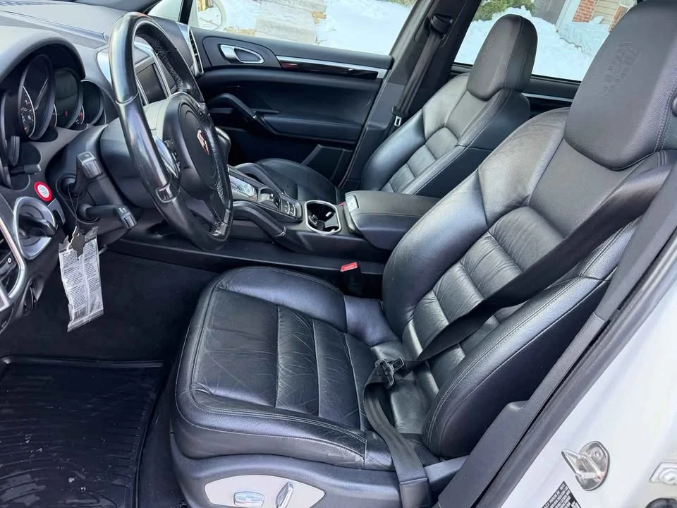 2012 Porsche 958 Cayenne - Image 9 of 16