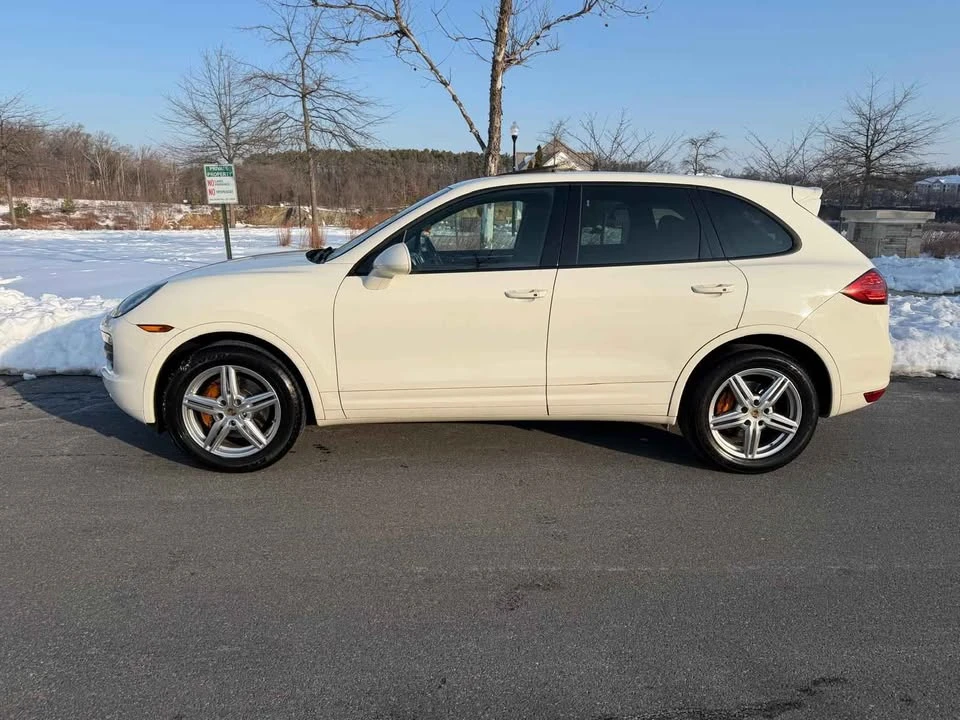 2012 Porsche 958 Cayenne - Image 2 of 16