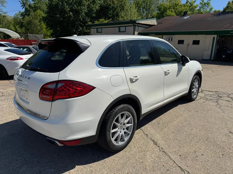 2012 Porsche 958 Cayenne - Image 10 of 20