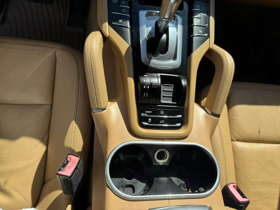 2012 Porsche 958 Cayenne - Image 14 of 20