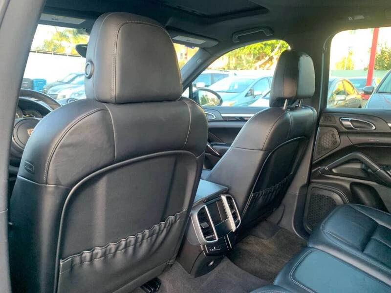 2012 Porsche 958 Cayenne - Image 9 of 20