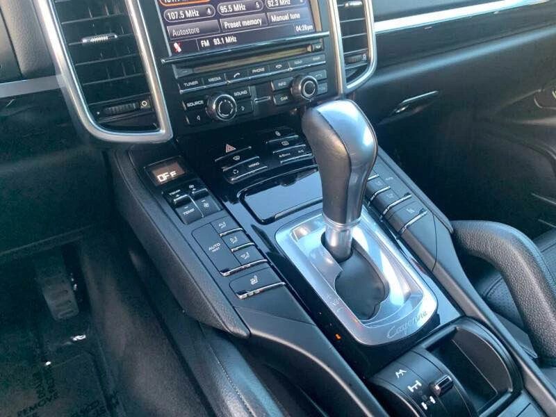 2012 Porsche 958 Cayenne - Image 14 of 20