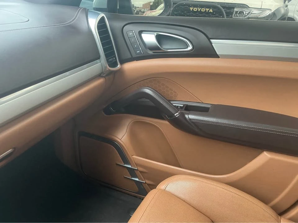 2012 Porsche 958 Cayenne Turbo - Image 10 of 20