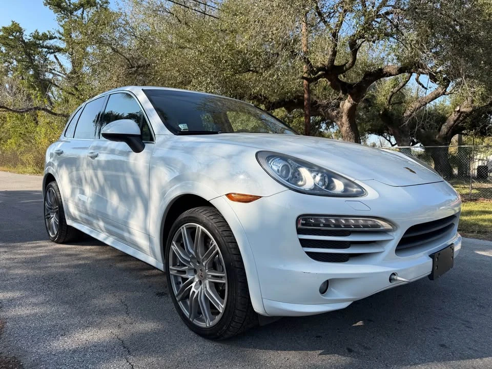 2012 Porsche 958 Cayenne Turbo - Image 2 of 11